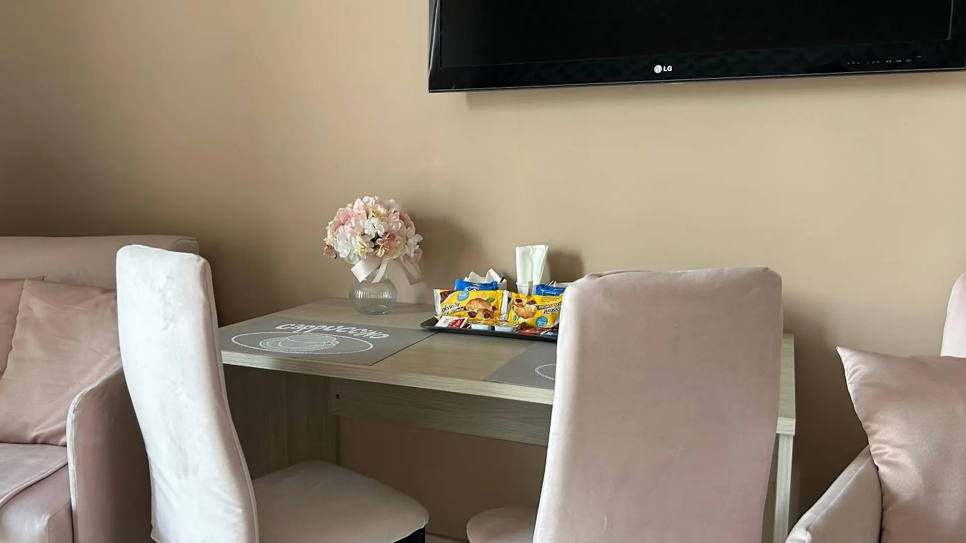 Home Elisabet Napoli Italia