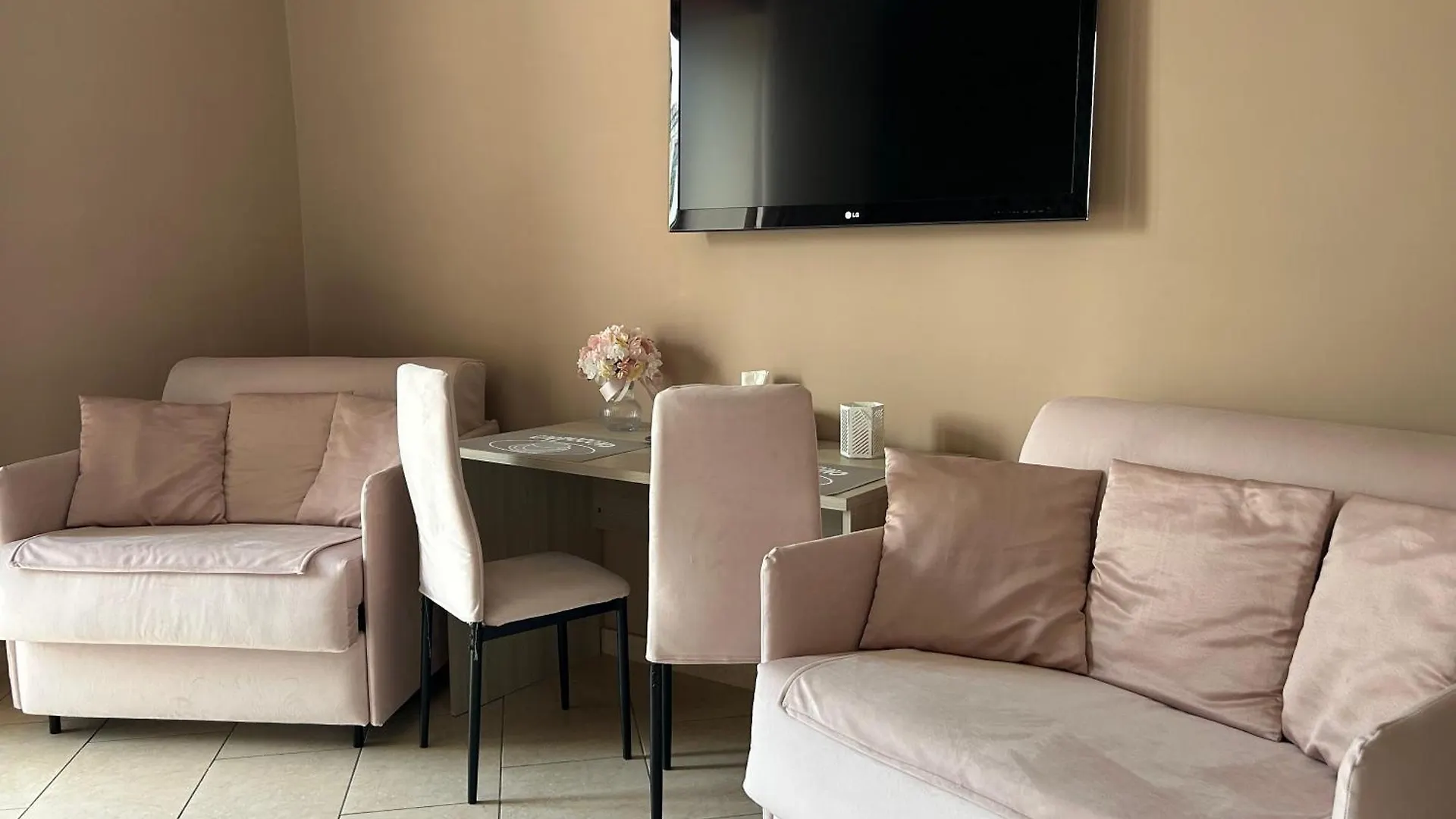 Home Elisabet Napoli Appartamento