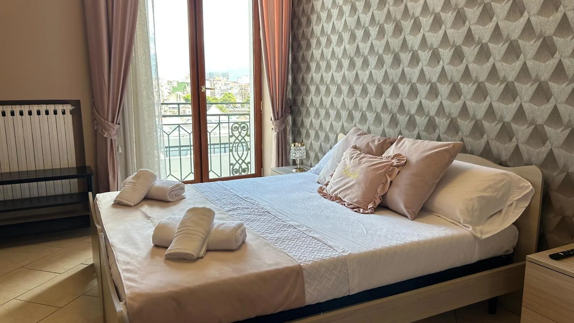 Home Elisabet Napoli Appartamento