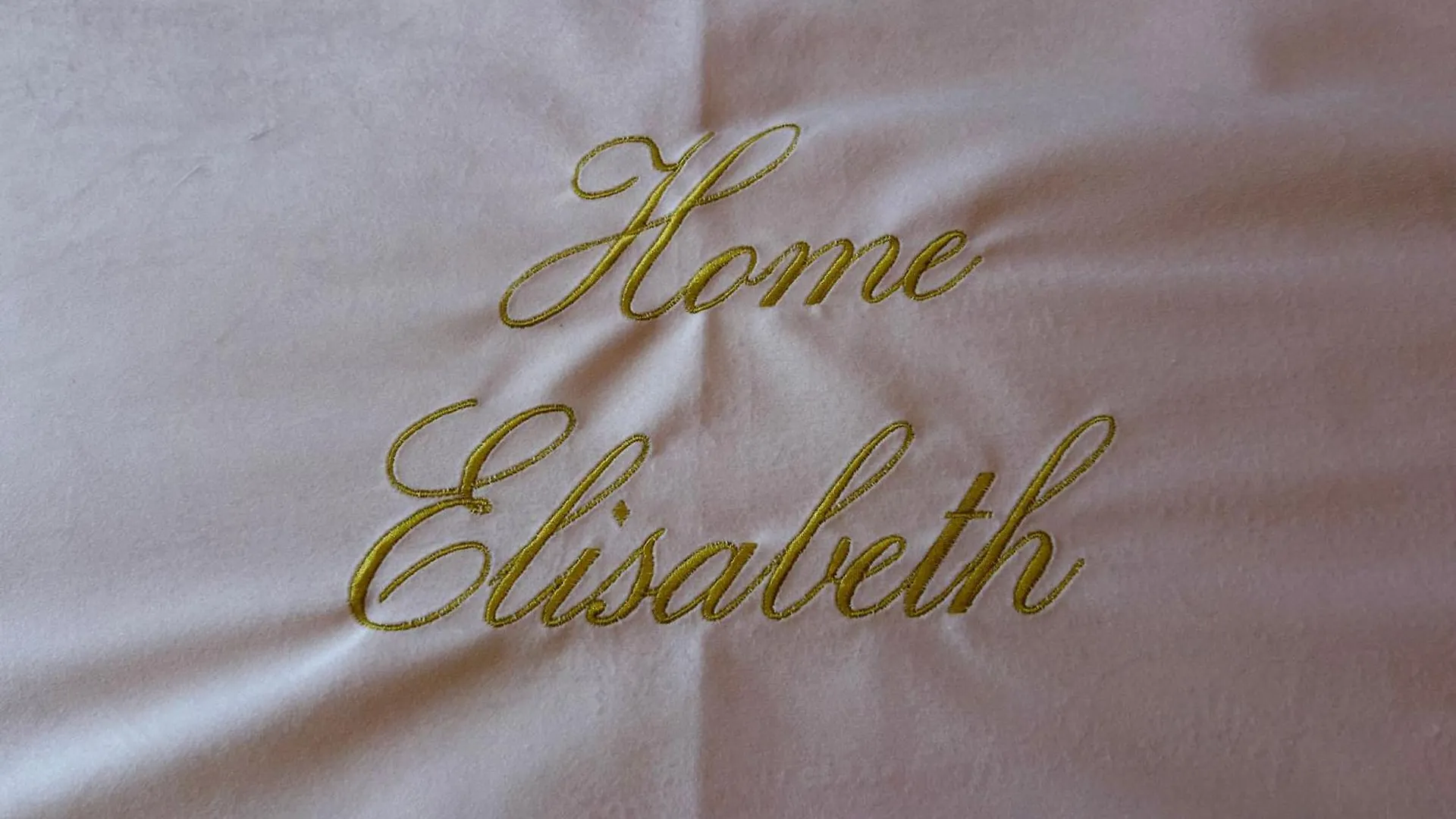 Home Elisabet Napoli Italia